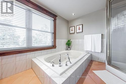 226 Mountain Park Ave, Hamilton, ON - Indoor Photo Showing Bathroom