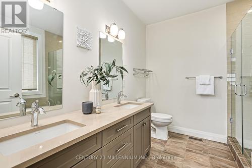 133 Red Pine Street, Blue Mountains, ON - Indoor Photo Showing Bathroom