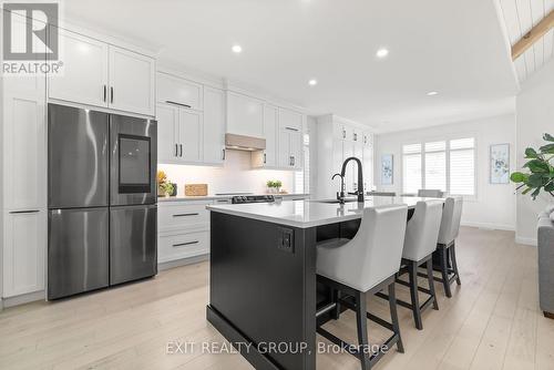 188 Hidden Valley Drive, Belleville, ON - Indoor Photo Showing Kitchen With Upgraded Kitchen