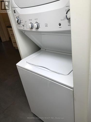 28 Forest Avenue, Mississauga, ON - Indoor Photo Showing Laundry Room