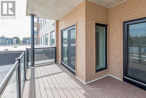 203 - 19A West Street N, Kawartha Lakes, ON - Outdoor With Balcony With Exterior