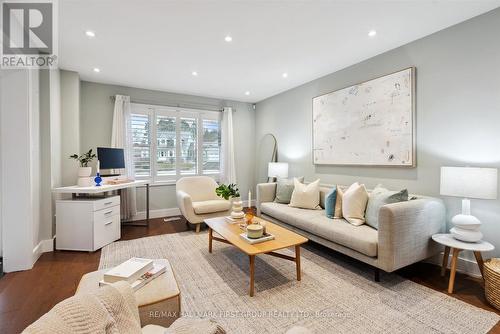1501 Streamside Crt, Pickering, ON - Indoor Photo Showing Living Room