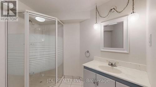 11 Hialeah Cres, Whitby, ON - Indoor Photo Showing Bathroom