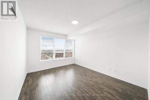 #1208 -30 North Park Rd, Vaughan, ON - Indoor Photo Showing Other Room