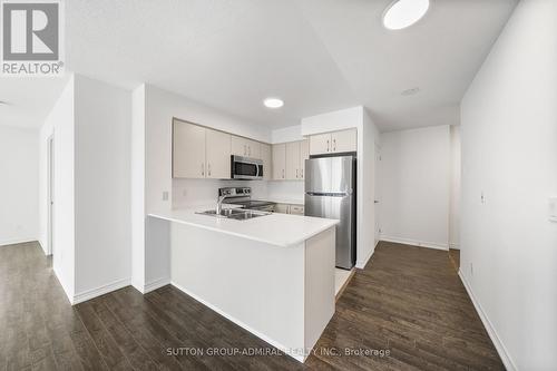 #1208 -30 North Park Rd, Vaughan, ON - Indoor Photo Showing Kitchen