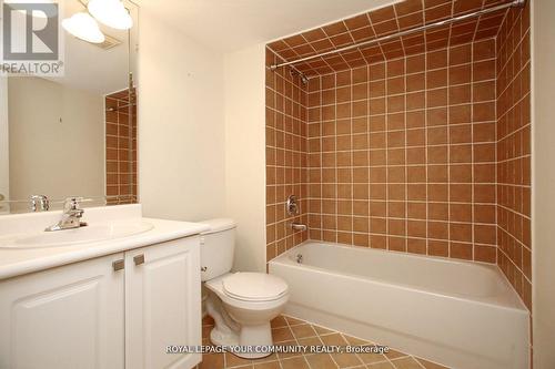 190 Lawrence Ave, Richmond Hill, ON - Indoor Photo Showing Bathroom