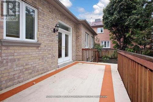 190 Lawrence Ave, Richmond Hill, ON - Outdoor With Exterior