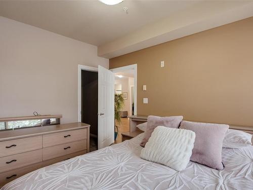 311-866 Goldstream Ave, Langford, BC - Indoor Photo Showing Bedroom