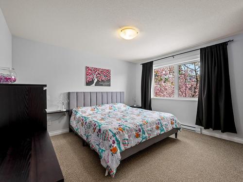 111-1500 Cumberland Rd, Courtenay, BC - Indoor Photo Showing Bedroom