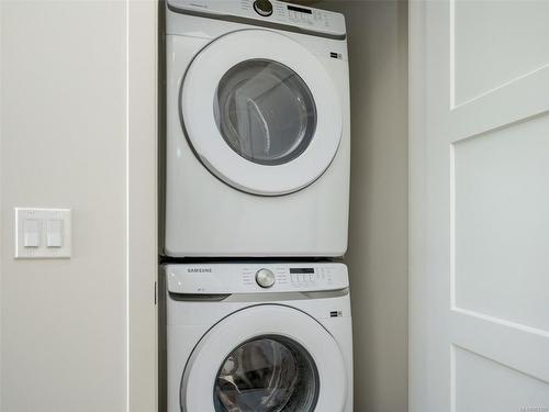 613-947 Whirlaway Cres, Langford, BC - Indoor Photo Showing Laundry Room