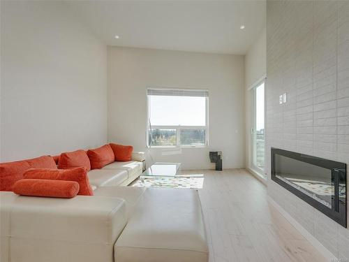 613-947 Whirlaway Cres, Langford, BC - Indoor Photo Showing Living Room With Fireplace