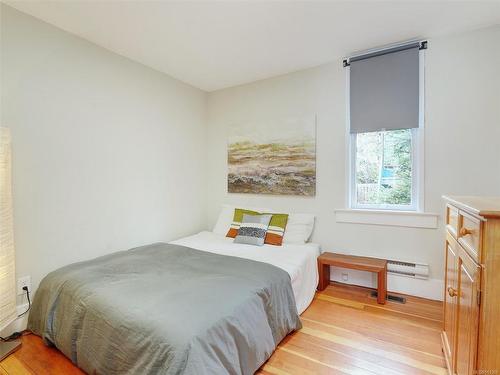 1414 Vining St, Victoria, BC - Indoor Photo Showing Bedroom