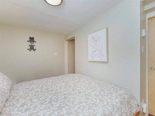1414 Vining St, Victoria, BC - Indoor Photo Showing Bedroom