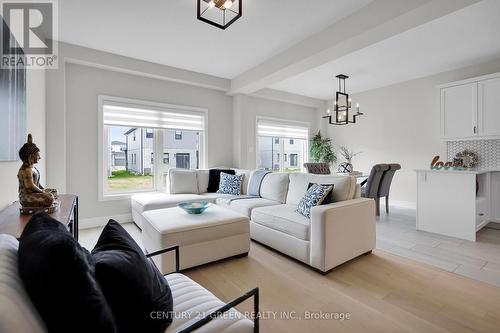 3895 Auckland Ave, London, ON - Indoor Photo Showing Living Room