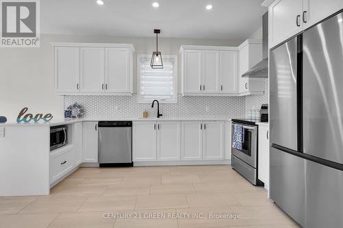 3895 Auckland Avenue, London, ON - Indoor Photo Showing Kitchen With Upgraded Kitchen