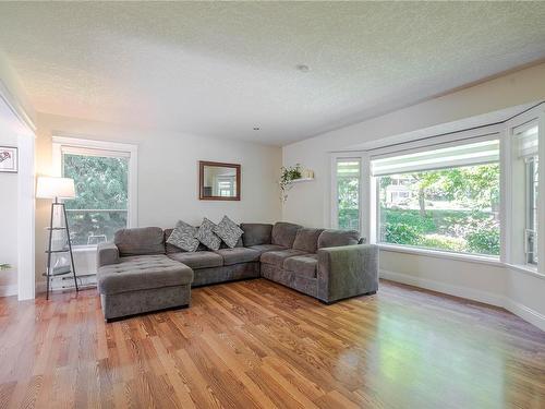 2114 Trident Pl, North Saanich, BC - Indoor Photo Showing Living Room