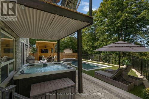 84 Osprey Ridge Rd, Barrie, ON - Outdoor With In Ground Pool With Exterior