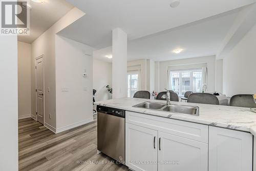 #44 -27 Rachel Dr, Hamilton, ON - Indoor Photo Showing Kitchen With Double Sink