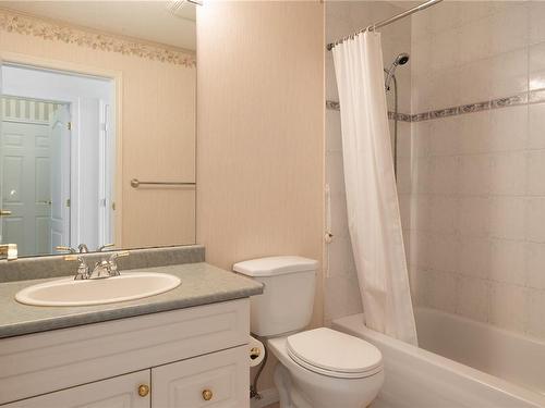 1120 Ormonde Rd, Qualicum Beach, BC - Indoor Photo Showing Bathroom