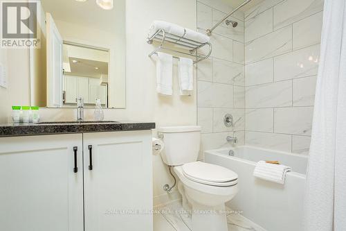 #A105 -1869 Highway 118 Rd W, Bracebridge, ON - Indoor Photo Showing Bathroom