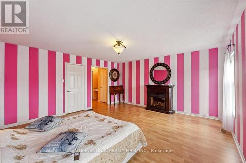 167 Gatwick Drive, Oakville, ON - Indoor Photo Showing Bedroom