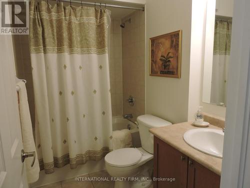 86 - 4620 Guildwood Way, Mississauga, ON - Indoor Photo Showing Bathroom
