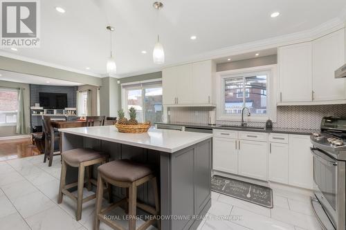 50 Major William Sharpe Drive, Brampton, ON - Indoor Photo Showing Kitchen With Upgraded Kitchen