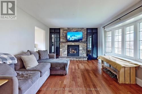 671 Deerfield Cres, Smith-Ennismore-Lakefield, ON - Indoor Photo Showing Living Room With Fireplace