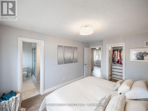 3 - 15 West Deane Park Drive W, Toronto, ON - Indoor Photo Showing Bedroom