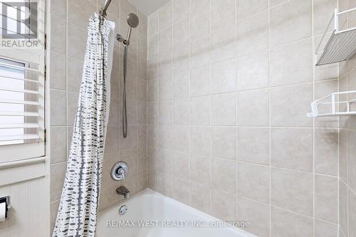 29 Hillside Ave, Toronto, ON - Indoor Photo Showing Bathroom