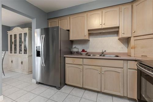 25 Redbury Street|Unit #22, Hamilton, ON - Indoor Photo Showing Kitchen With Double Sink