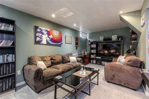 25 Redbury Street|Unit #22, Hamilton, ON - Indoor Photo Showing Living Room