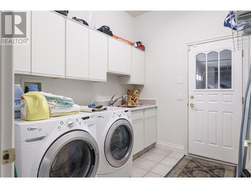 4069 Westside Road N, West Kelowna, BC - Indoor Photo Showing Laundry Room