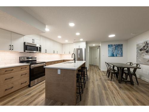 1538 Cedar Street, Golden, BC - Indoor Photo Showing Kitchen With Upgraded Kitchen