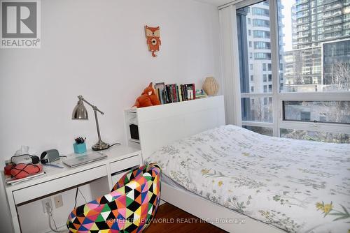 #612 -35 Hollywood Ave, Toronto, ON - Indoor Photo Showing Bedroom