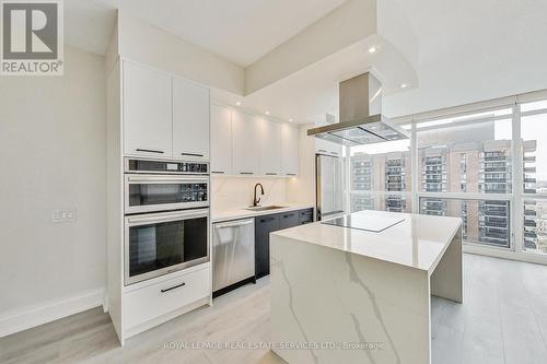 1703 - 1121 Bay Street, Toronto, ON - Indoor Photo Showing Kitchen