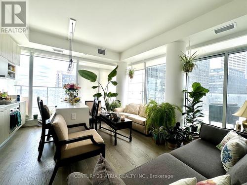 1213 - 5 Soudan Avenue, Toronto, ON - Indoor Photo Showing Living Room