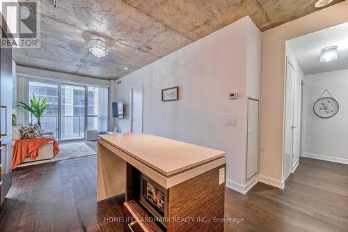 #520 -1030 King St W, Toronto, ON - Indoor Photo Showing Other Room