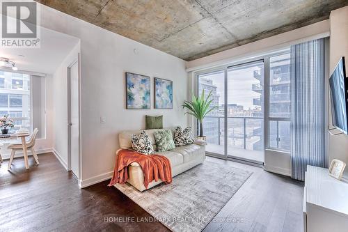 #520 -1030 King St W, Toronto, ON - Indoor Photo Showing Living Room