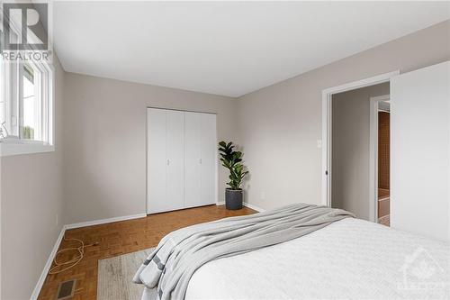 857 Thorndale Drive, Ottawa, ON - Indoor Photo Showing Bedroom