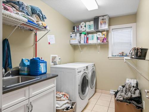 1988 Woodridge Rd, Nanaimo, BC - Indoor Photo Showing Laundry Room
