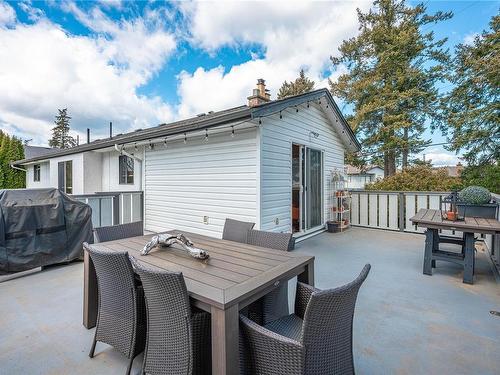589 Kay St, Saanich, BC - Outdoor With Deck Patio Veranda With Exterior