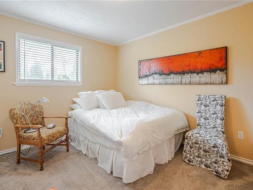 589 Kay St, Saanich, BC - Indoor Photo Showing Bedroom