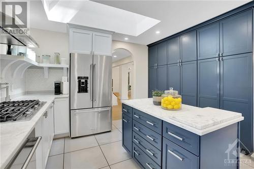 74 Villa Crescent, Ottawa, ON - Indoor Photo Showing Kitchen With Upgraded Kitchen