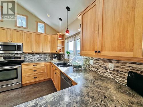 601 Raven Hill Road, Osoyoos, BC - Indoor Photo Showing Kitchen With Double Sink With Upgraded Kitchen