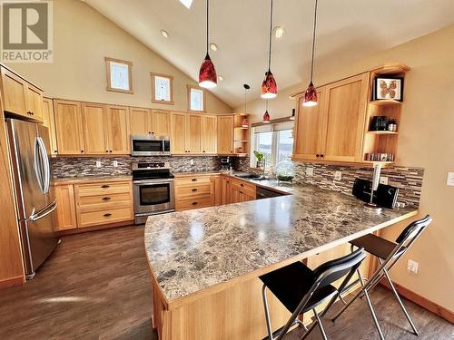 601 Raven Hill Road, Osoyoos, BC - Indoor Photo Showing Kitchen With Upgraded Kitchen