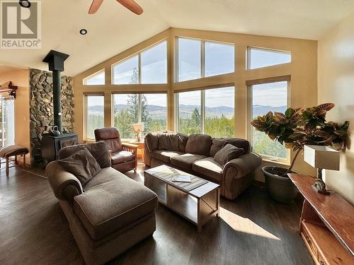 601 Raven Hill Road, Osoyoos, BC - Indoor Photo Showing Living Room