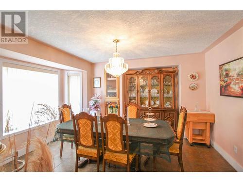 312 Uplands Drive, Kelowna, BC - Indoor Photo Showing Dining Room