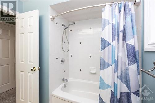 Lower level full bath - 171 Briston Private, Ottawa, ON - Indoor Photo Showing Bathroom