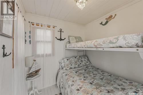 112 Fairchild Avenue, Regina Beach, SK - Indoor Photo Showing Bedroom